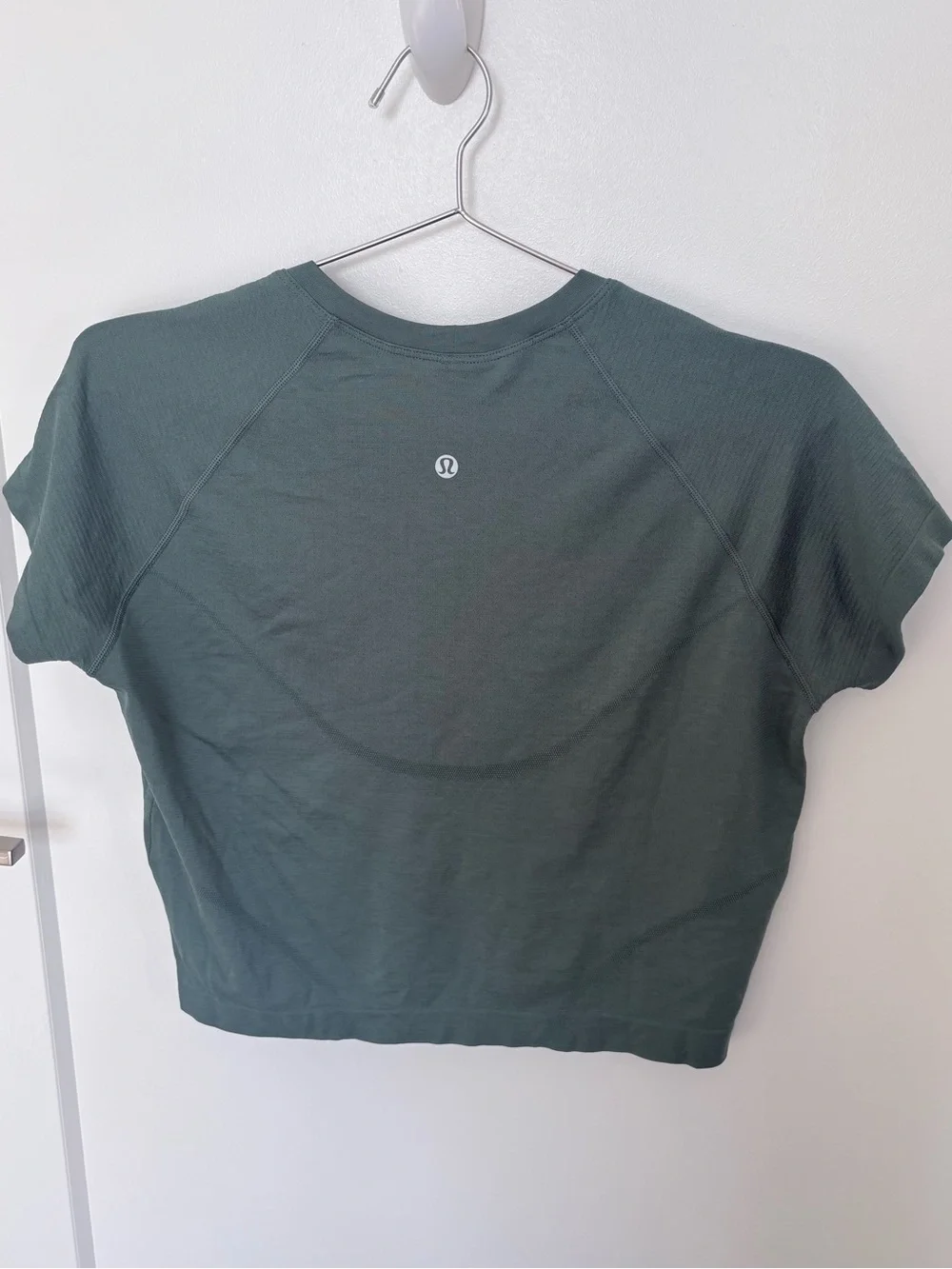 Lululemon swiftly tech cropped short- sleeve shirt 2.0 size 12 dark forest